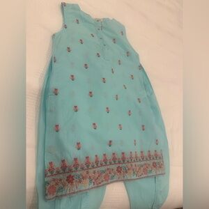 Minnie Minors girls Pakistani/Indian suit/salwar kameez, size 4-6